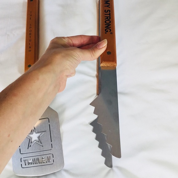 Army Strong BBQ Grilling Set by You the Fan - Picture 5 of 12